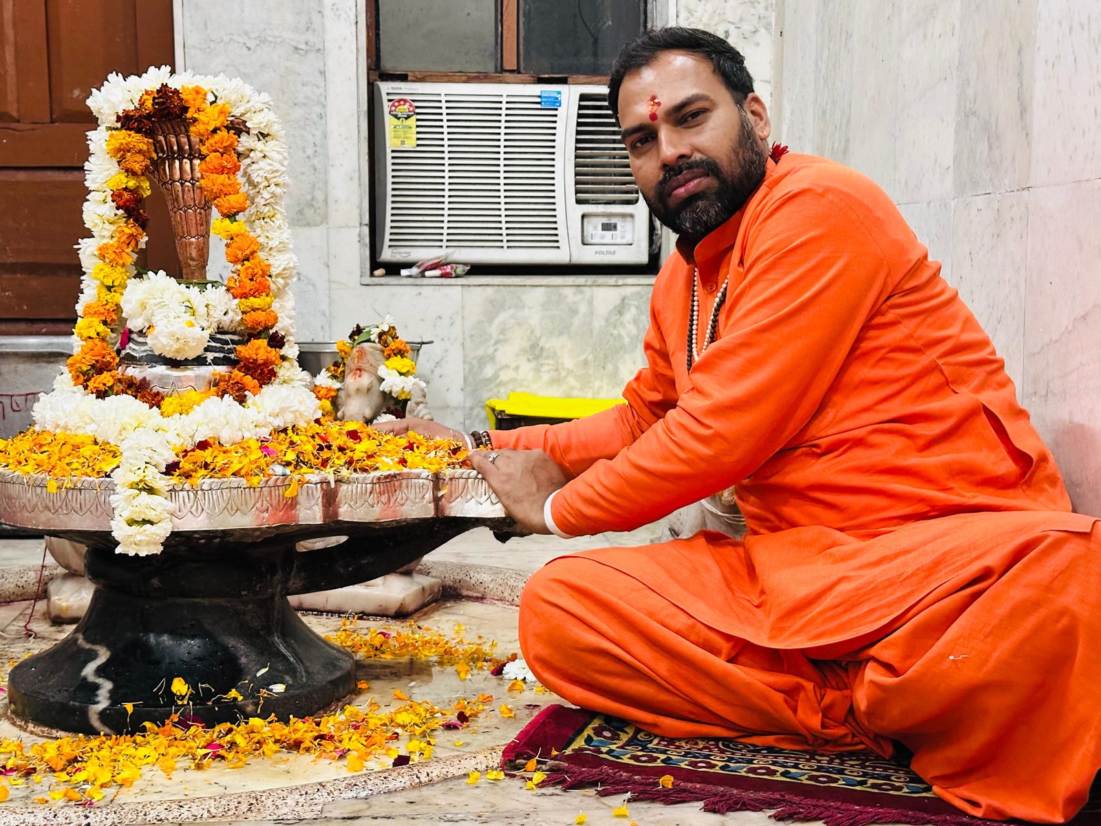 Pandit Mahesh Dubey ji photo 4 Divy Ganga Seva Mission